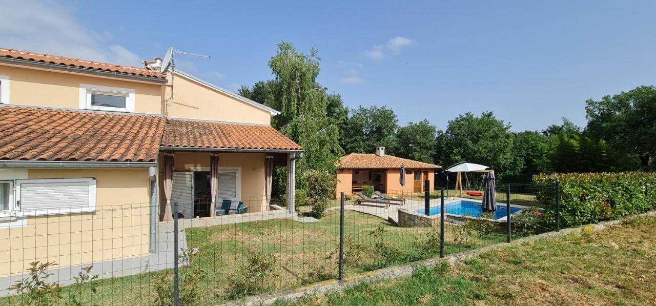 Sunny Garden Villa With Pool Loborika Luaran gambar