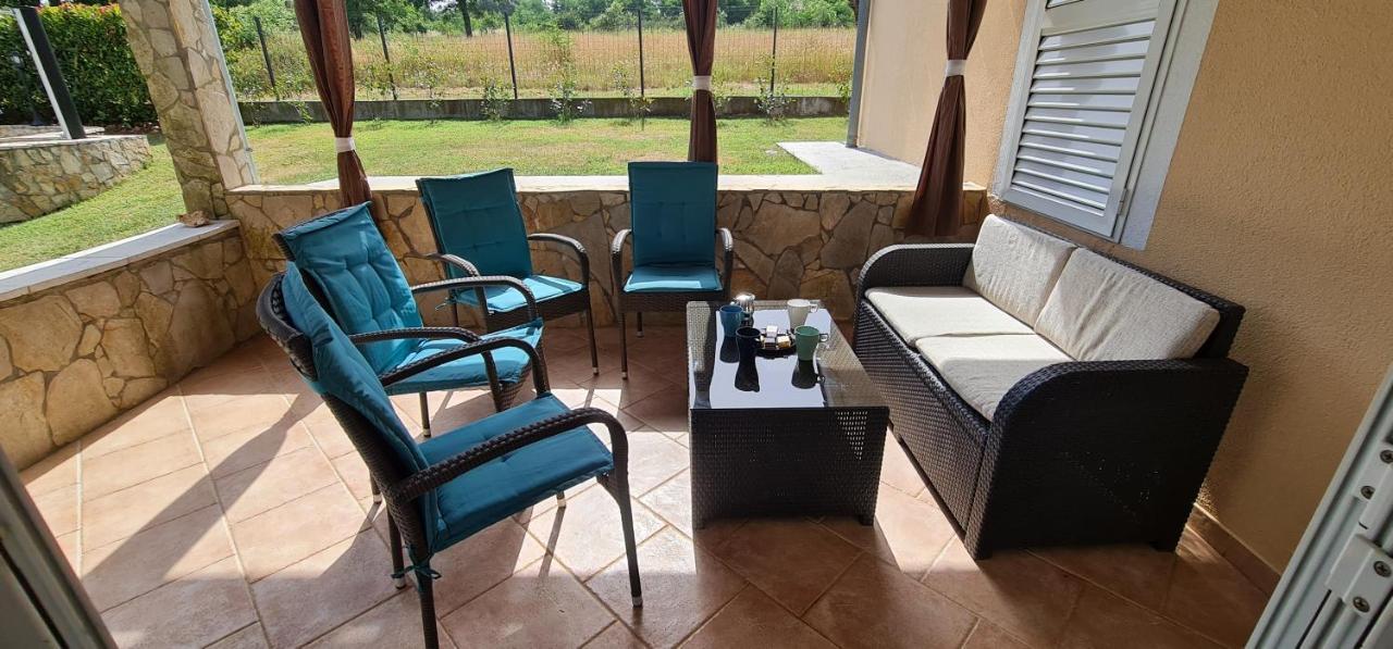 Sunny Garden Villa With Pool Loborika Luaran gambar