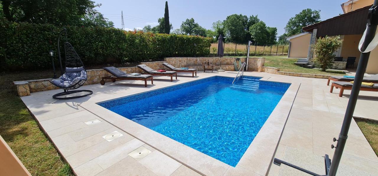 Sunny Garden Villa With Pool Loborika Luaran gambar